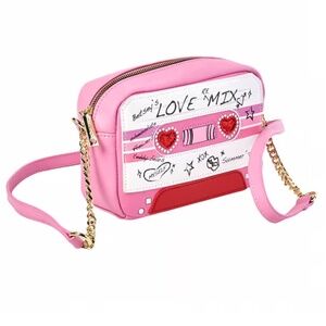 *~*🎶🩷 NEW BETSEY JOHNSON Pink CROSSBODY Vintage Cassette LOVE REMiX Tape PURSE